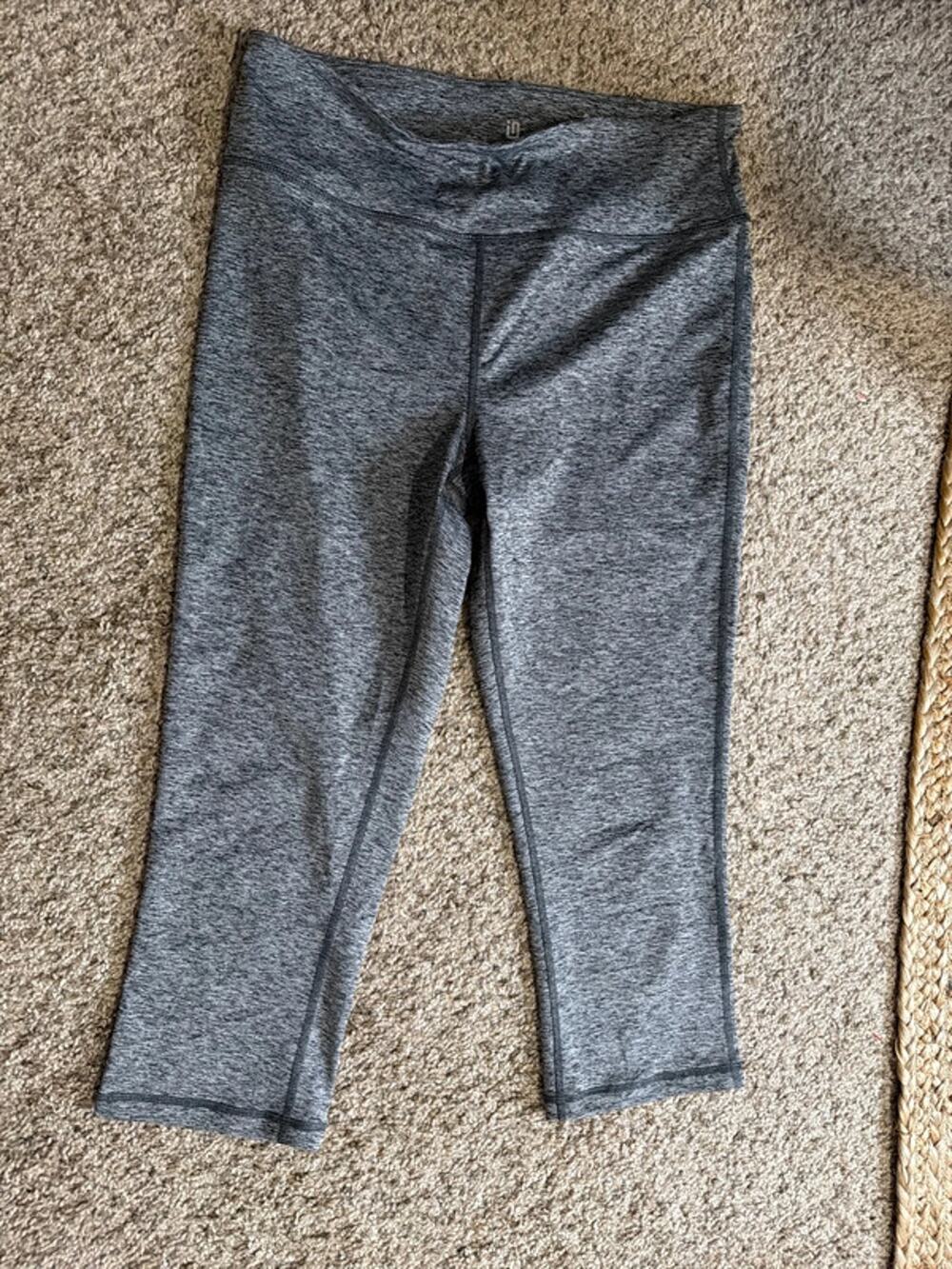 Ideology NWOT gray leggings M 3148